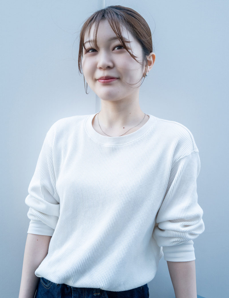新田 栞里